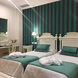 Adriano Boutique Spanien